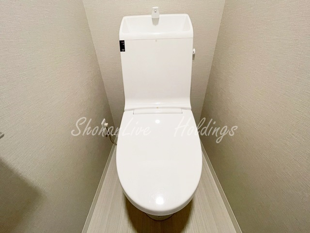藤沢市藤沢の賃貸マンションのトイレ|シンプルで使いやすいトイレです
