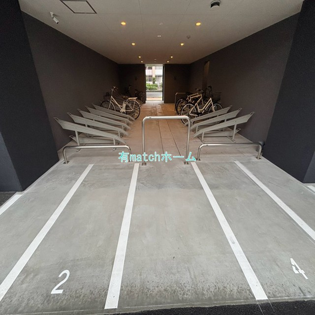 メイクス大阪鶴見の駐車場
