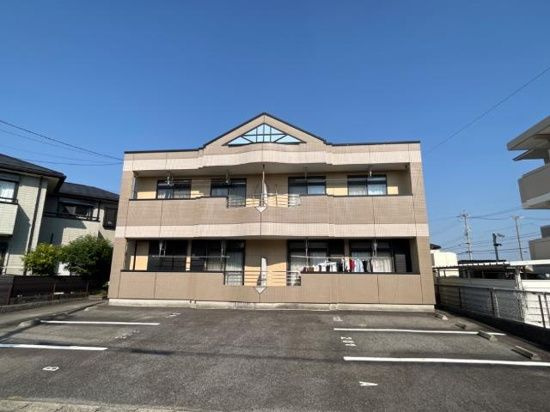 メゾンジョリエ　　刈谷市近郊の賃貸はクラスホーム刈谷店の駐車場