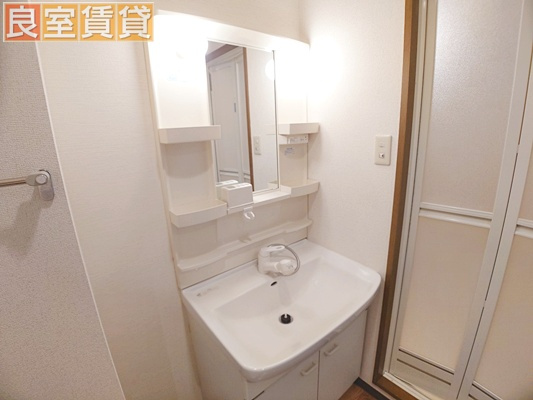 【独立洗面台】 | マルシェ小島 | ※写真は同物件の別部屋のものを流用しております。現状を優先します。