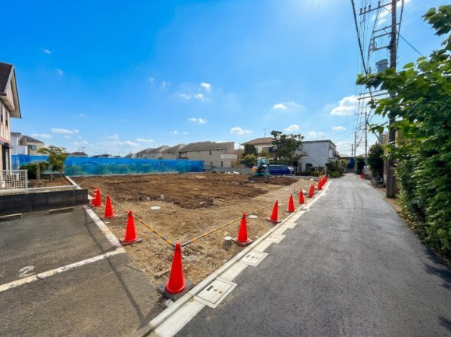 【外観】 | 【仲介手数料２３０万円が無料！】■和泉多摩川駅８分■耐震構造■太陽光発電■長期優良住宅■ＺＥＨ水準 | 諸費用２３０万円ＯＦＦ！
決算キャンペーン！
家計応援サービスの限界に挑戦中！
■和泉多摩川駅８分
■狛江駅１０分
■長期優良住宅
■太陽光発電
■耐震など６項目で最高評価
■ＺＥＨ水準