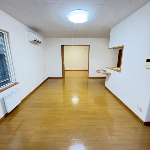ピュア中島の駐車場