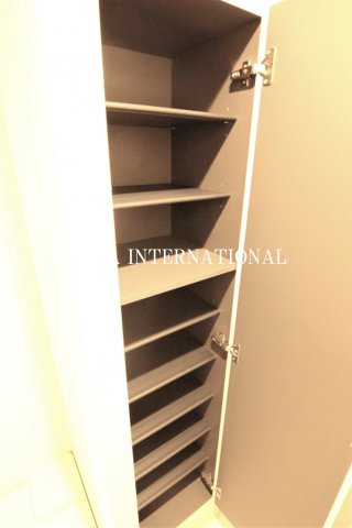 リブリ・deuxSoleil中里の収納