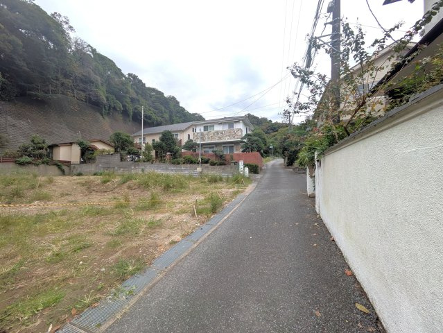 海まで徒歩15分！  ZEH水準省エネ住宅　４LDKの前面道路含む現地写真|前面道路