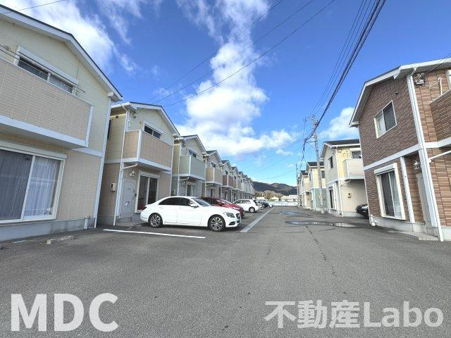 レインボータウン穂実の駐車場