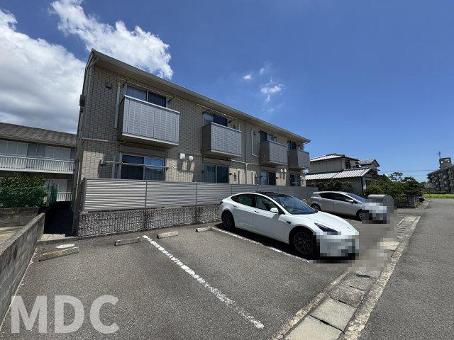 ヴィラセゾンⅤの駐車場