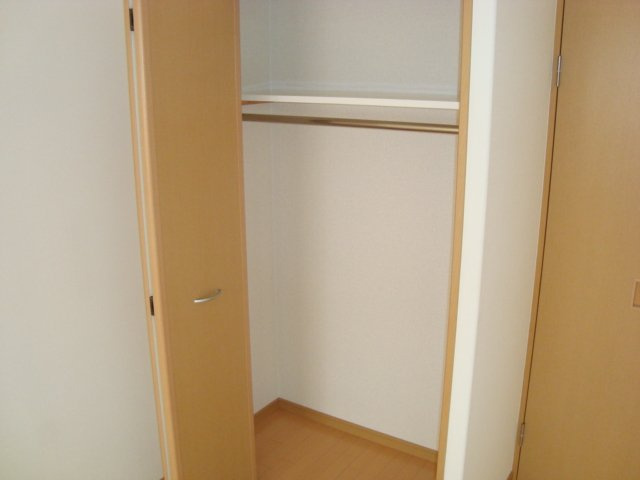 セレブランド堀田駅前の収納