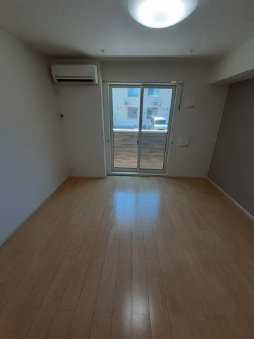 レーヴ今川Ｂ　　刈谷市近郊の賃貸はクラスホーム刈谷店の居間・リビング|内装は落ち着いています