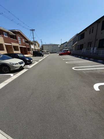 ソレイユ　～紘～　　刈谷市近郊の賃貸はクラスホーム刈谷店の駐車場|駐車場に車を止められます