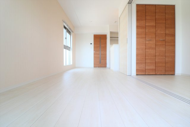 メテオール久留米本町の内装|白を基調としたお部屋です
