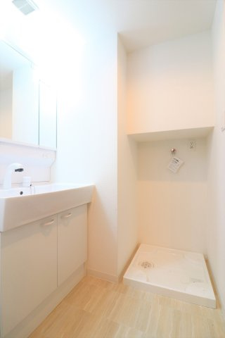 メテオール久留米本町の独立洗面台|忙しい朝にもうれしい独立洗面台付き