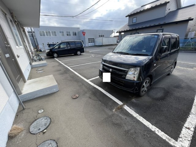 フォレストヒルズの駐車場