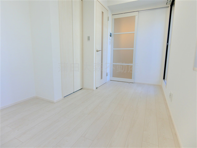 THE ROOM'S ザルームス大森町駅前の居間・リビング