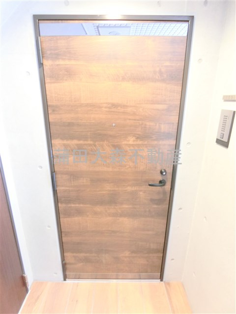 THE ROOM'S ザルームス大森町駅前の玄関