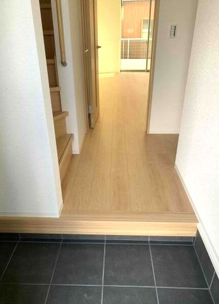 グランデ赤池の玄関