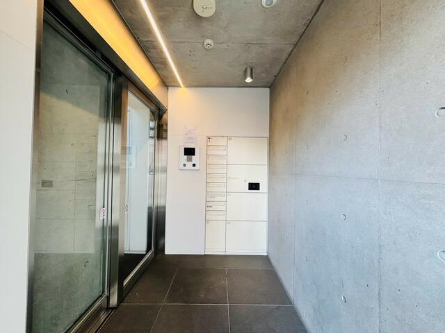 【玄関】 | ＥＳＣＥＮＡＲＩＯＯＭＯＴＥＳＡＮＤＯ | 共有部写真