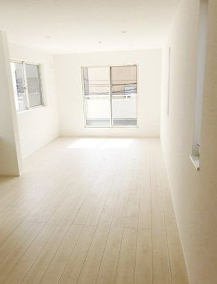 根岸4丁目戸建　F邸の居間・リビング