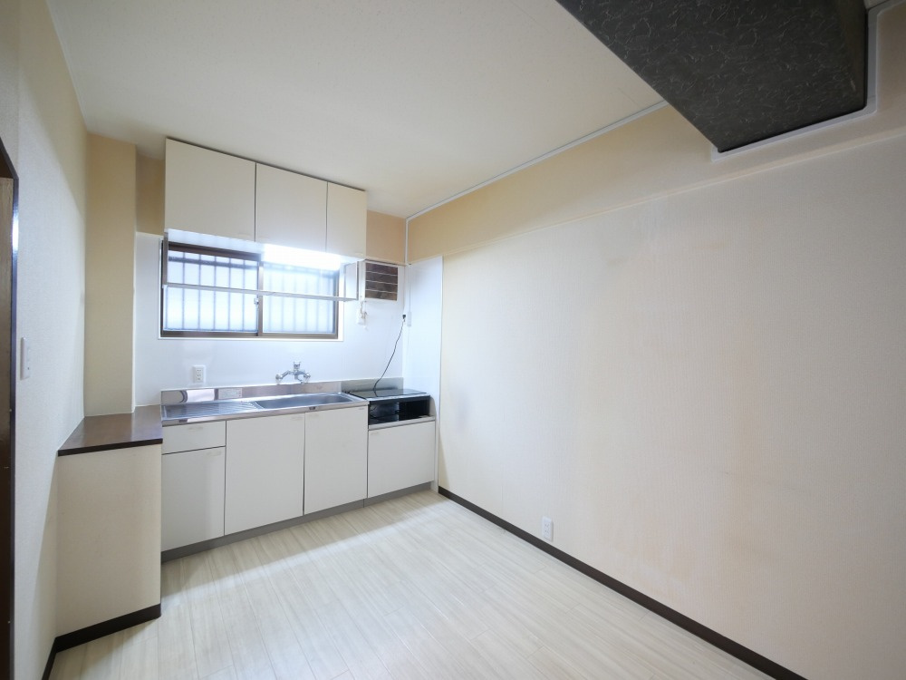 トリプルステーション菱屋西のキッチン