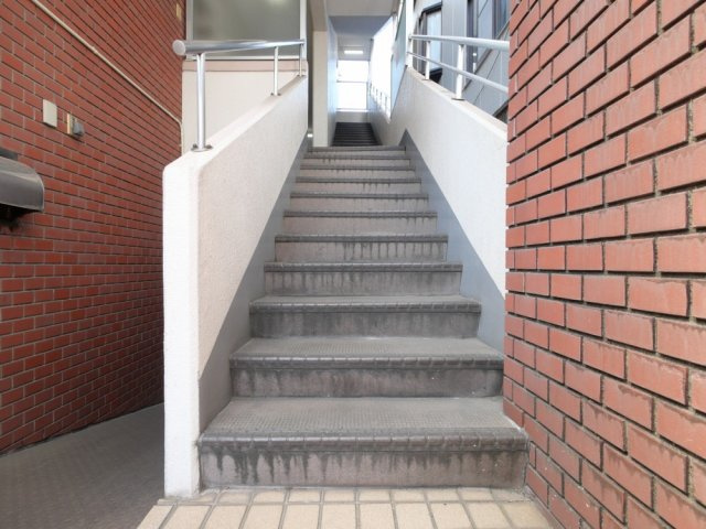 トリプルステーション菱屋西のロビー