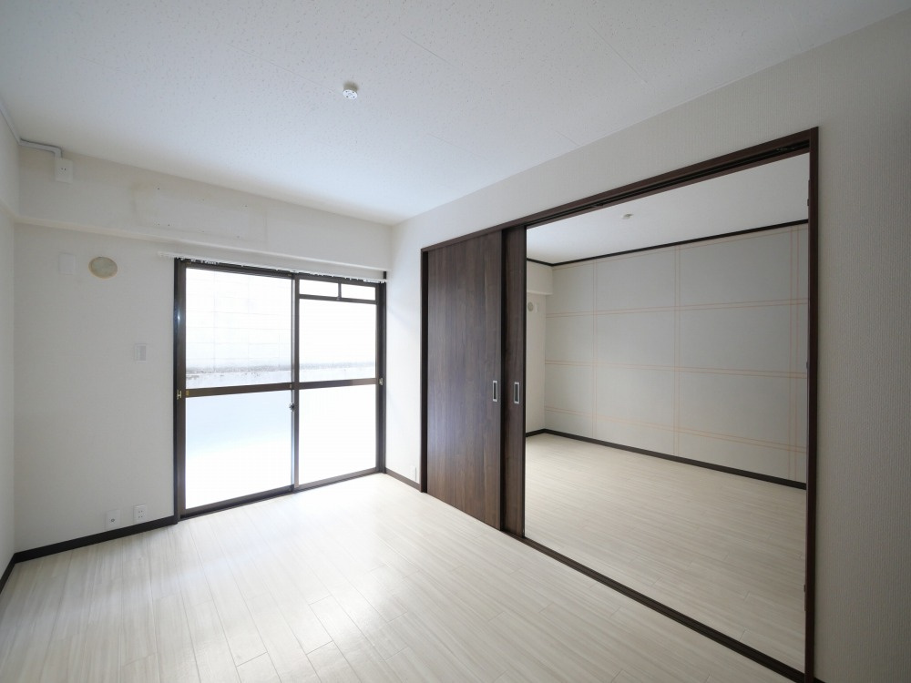 トリプルステーション菱屋西の居間・リビング