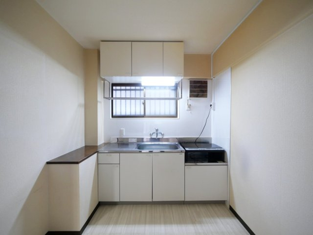 トリプルステーション菱屋西のキッチン