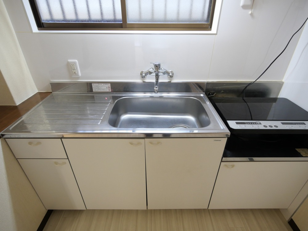 トリプルステーション菱屋西のキッチン