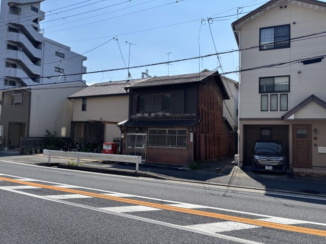 桃山町泰長老　京町家戸建ての前面道路含む現地写真