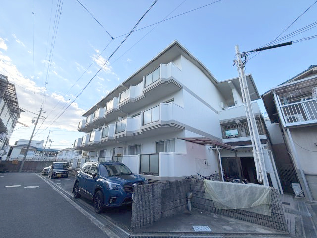 レオパレス香里の外観