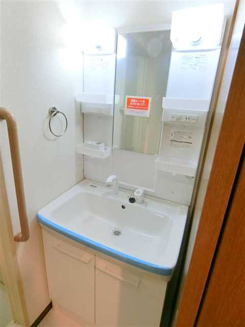 JOSハイツ多摩川の洗面所|洗面脱衣所　独立洗面台