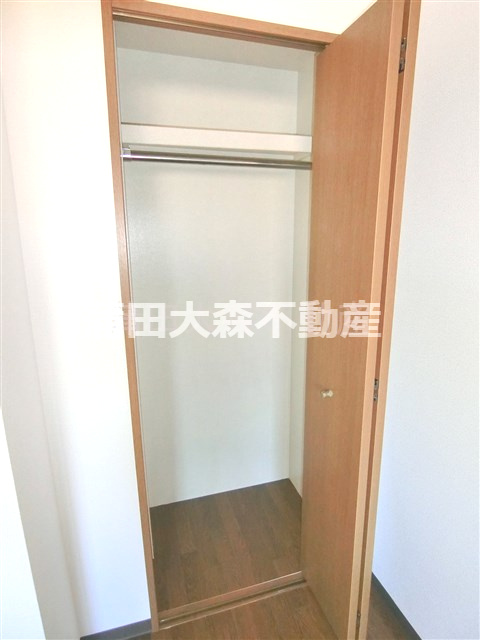 JOSハイツ多摩川の収納|洋室5.7帖の収納クローゼット