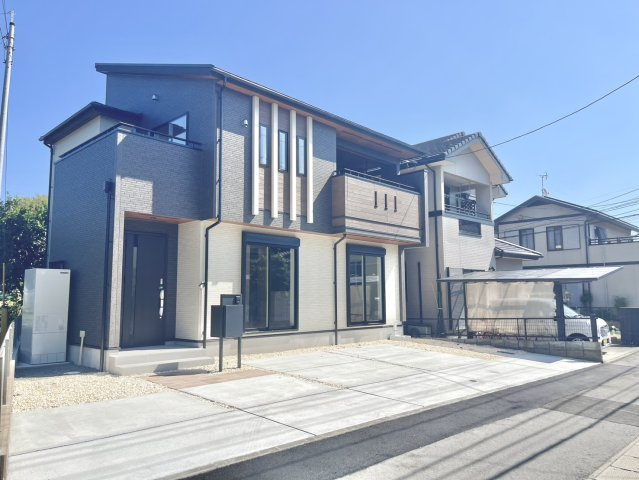 ブルーミングガーデン／南区近見1丁目／1号棟の前面道路含む現地写真
