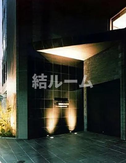 新宿区大久保１丁目の賃貸マンションのエントランス