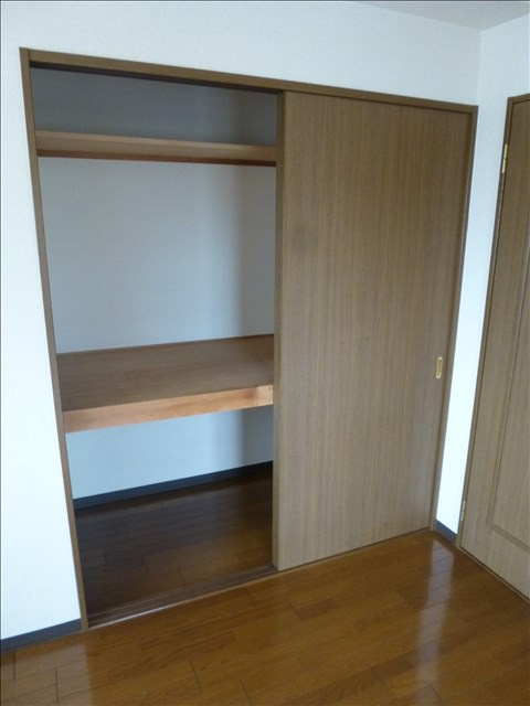 レージュ原の収納