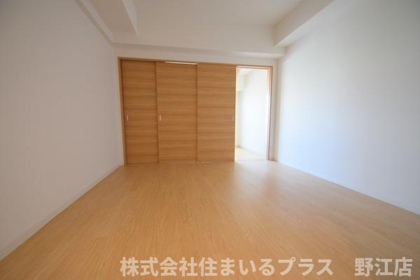 大阪市旭区生江３丁目の賃貸マンションの居間・リビング