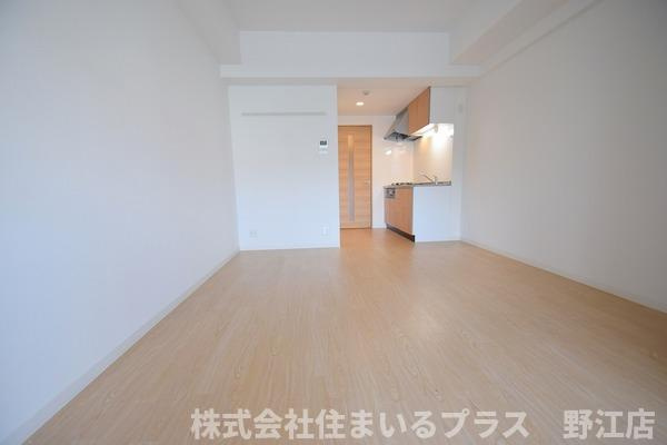 大阪市旭区生江３丁目の賃貸マンションの居間・リビング