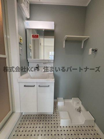 ローズコートの洗面所|ゆったりとスペースのある洗面所