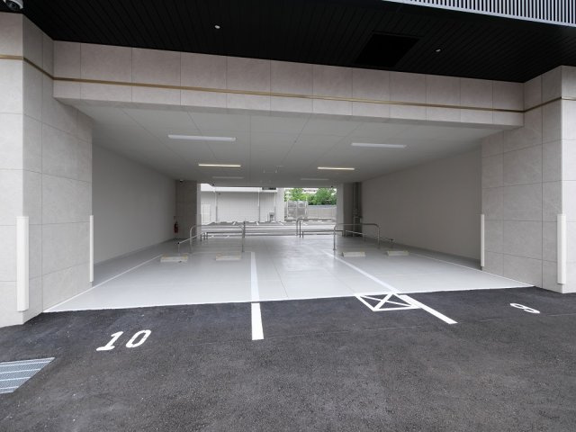 Alivis浪速東SoL TERRACEの駐車場
