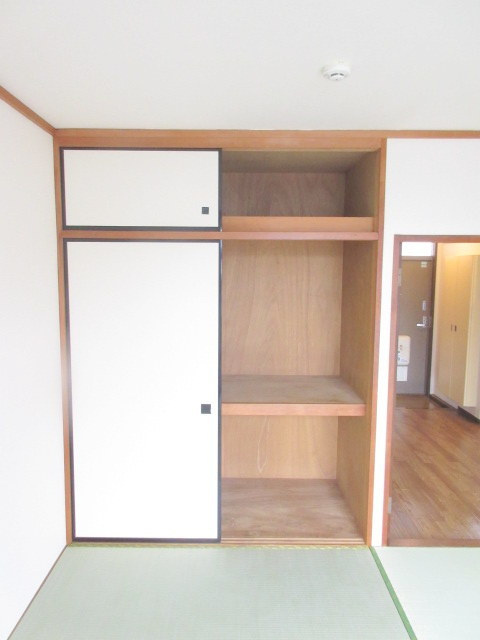 シティハイム　ジュラの収納|押し入れ収納で荷物が沢山入ります