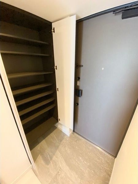 S-RESIDENCE豊国通 の玄関