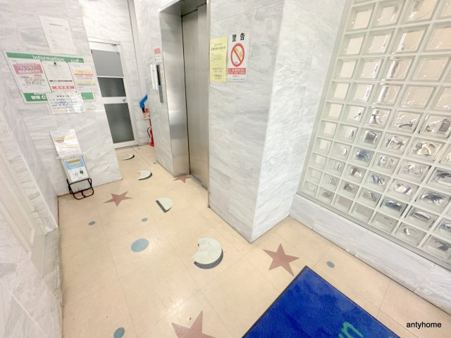 ネオユニベールのロビー