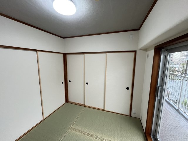 洋伸平野ハイツの和室|和室がひろがる居住スペース