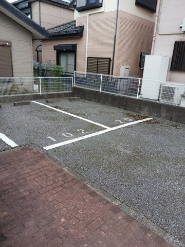 ピースフル南青山の駐車場