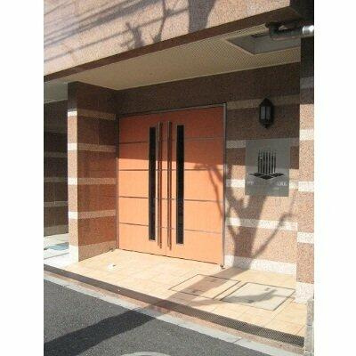 プリズムスクエア本駒込のエントランス