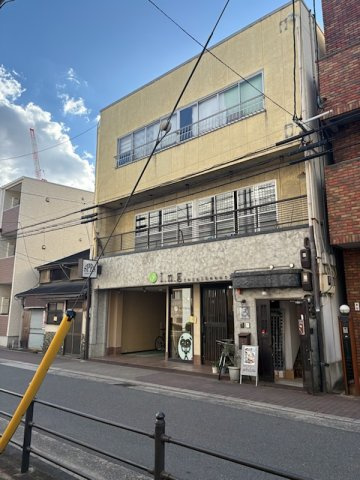 SPESビル2階の外観