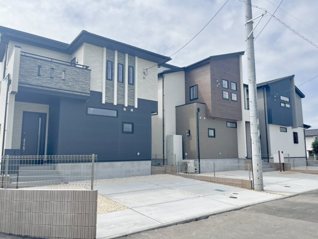 ブルーミングガーデン／菊池郡菊陽町津久礼4期／3号棟の前面道路含む現地写真