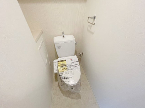 リシュドール堀田駅東のトイレ|※同物件他部屋写真
反転、色違いの場合有
現況優先