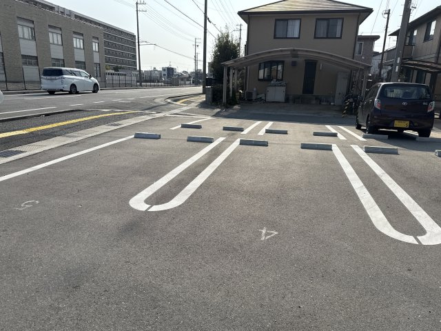 フェリス高浜の駐車場