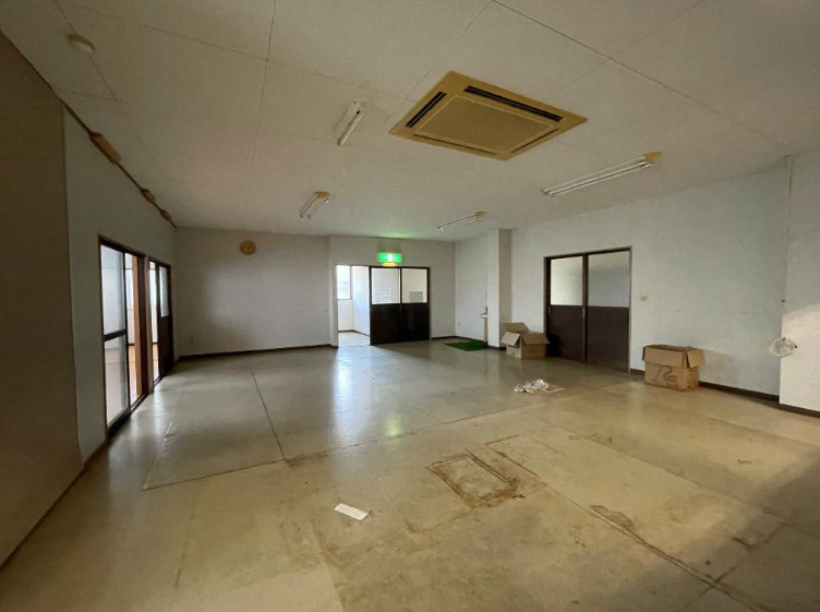 坂戸市日の出町のビルの内装