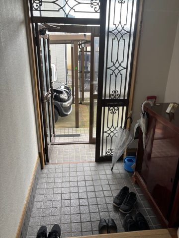見附市上新田町　土地建物【商談中】の玄関