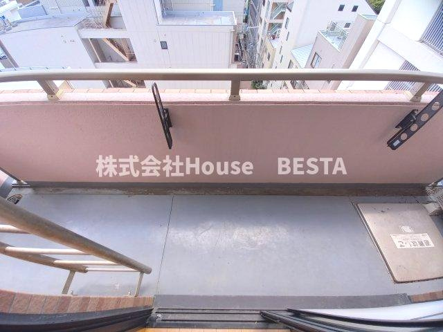 プレサンス神戸裁判所前のバルコニー